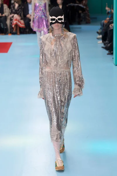 Look 76